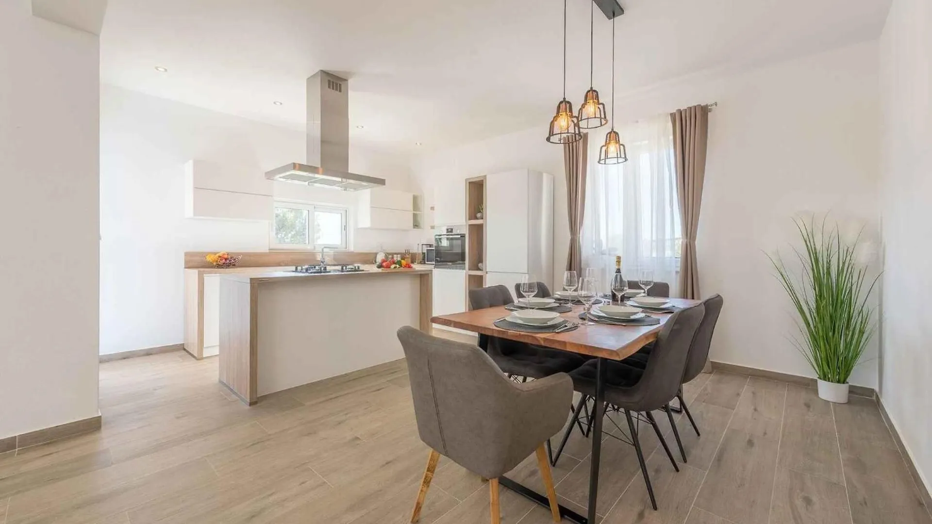 Holiday Home In Tinj 51845 كرواتيا