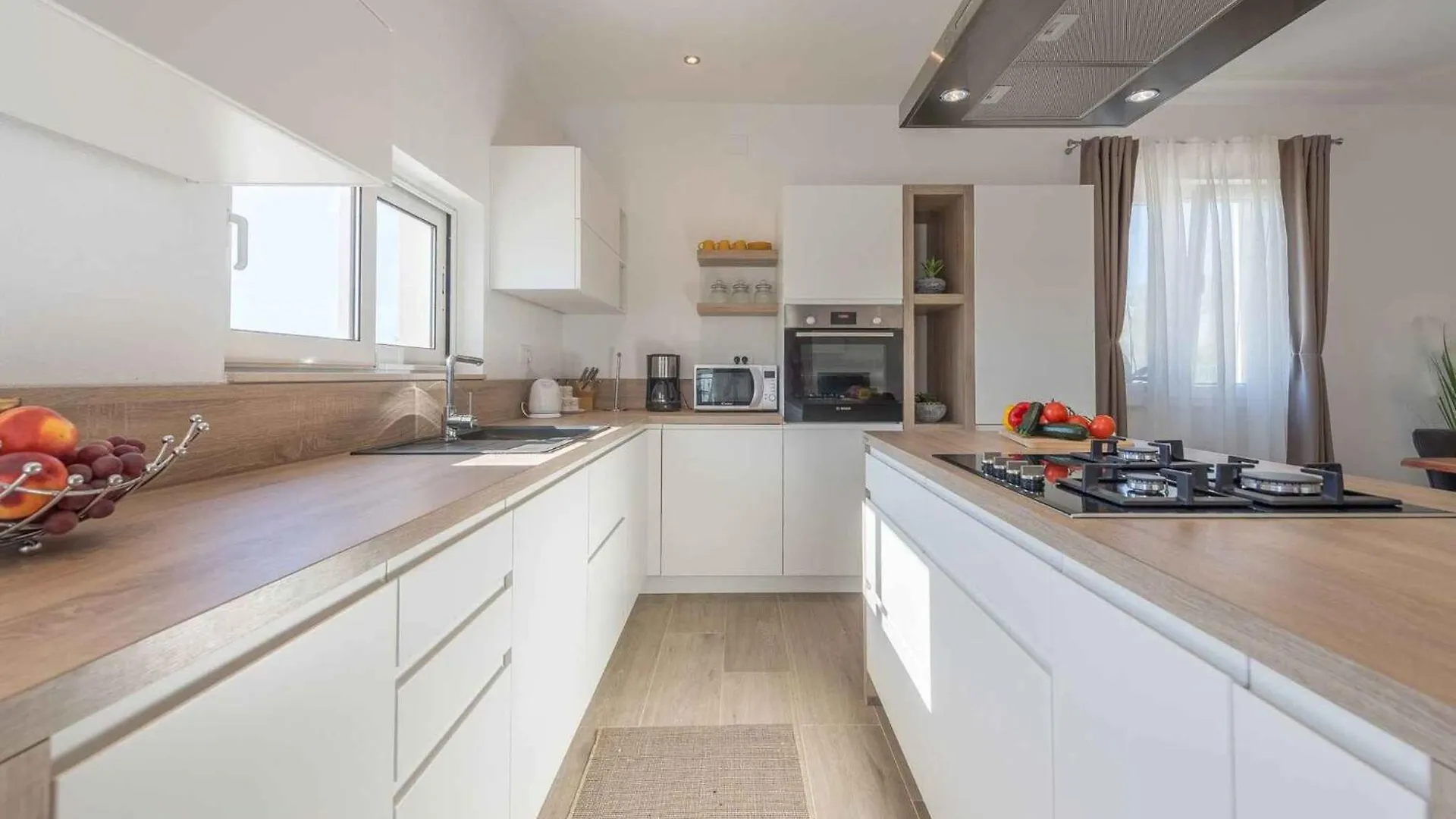 Holiday Home In Tinj 51845