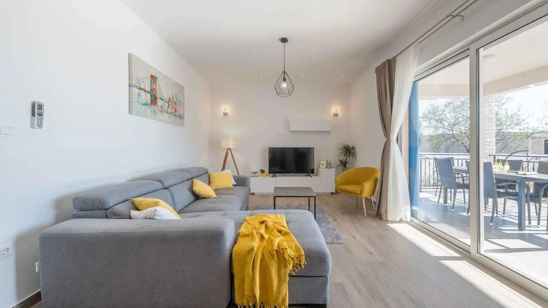 Holiday Home In Tinj 51845 كرواتيا