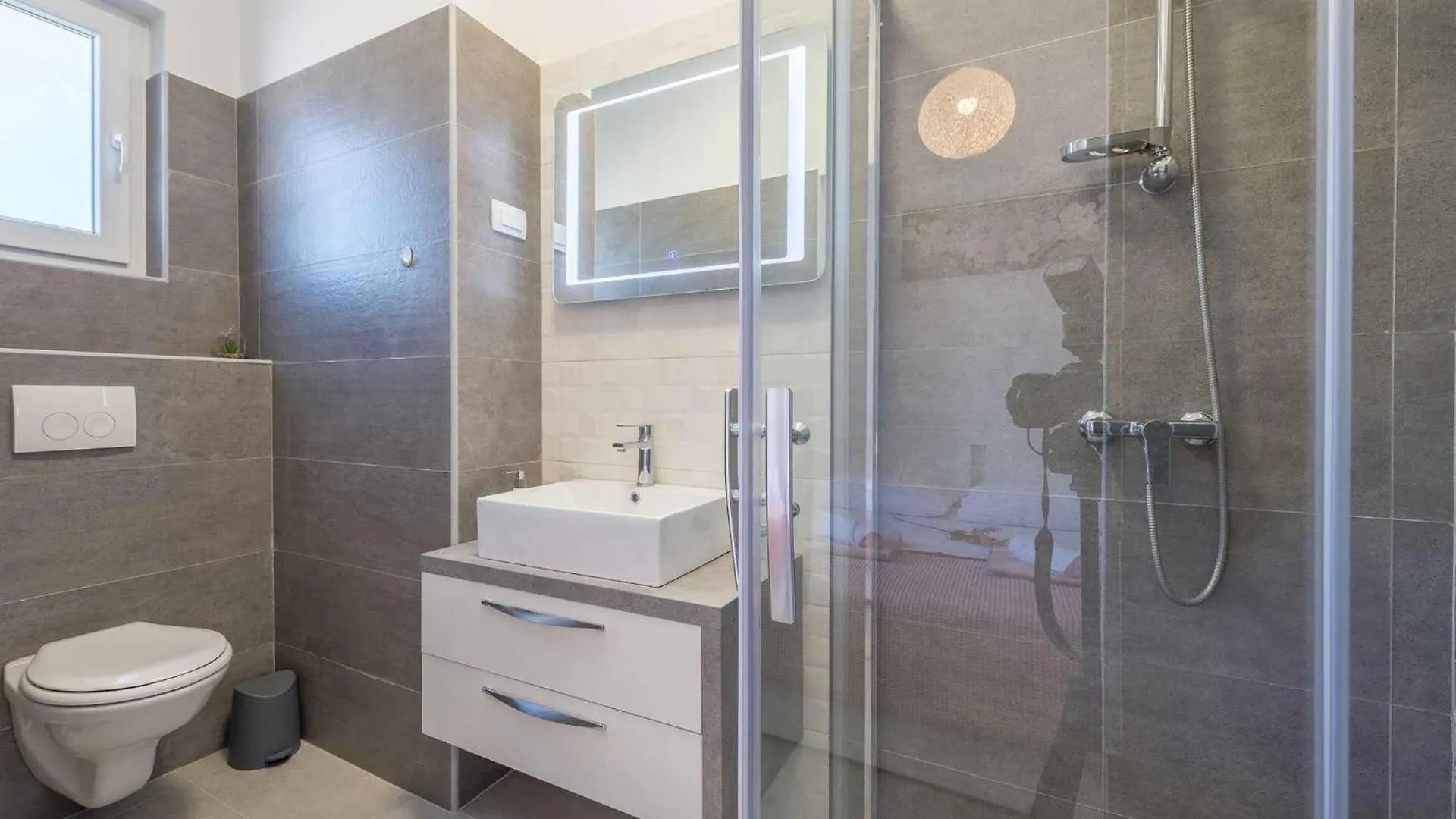Holiday Home In Tinj 51845