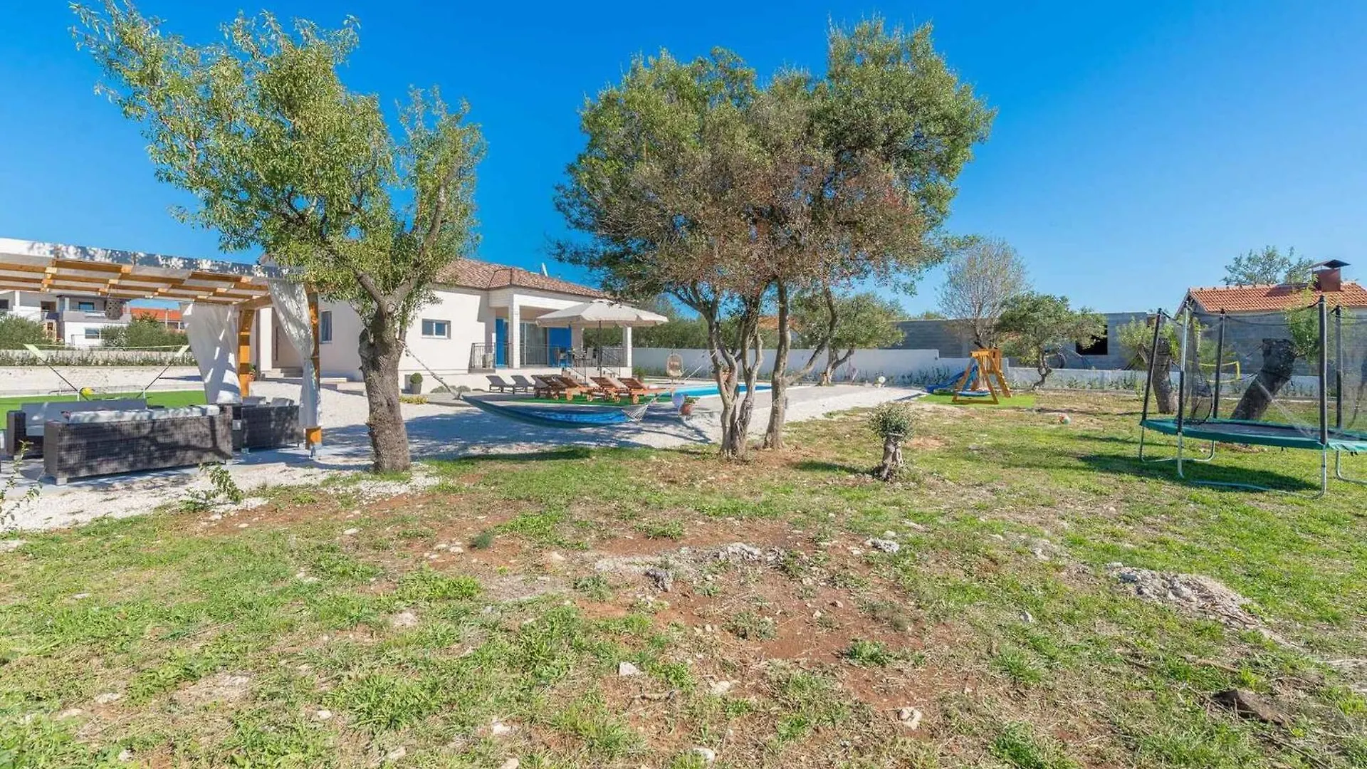 Holiday Home In Tinj 51845