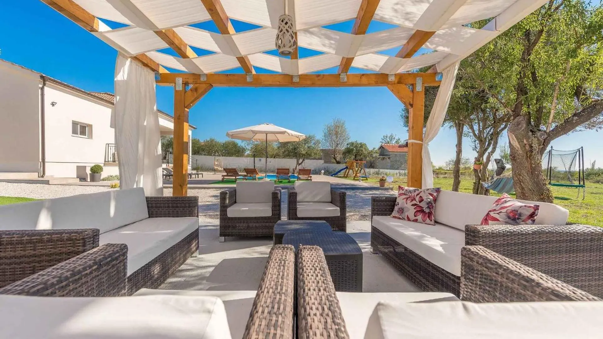 Holiday Home In Tinj 51845
